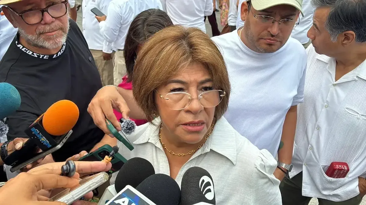 La alcaldesa Rosa María Hernández revela planes de seguridad y entretenimiento para el periodo vacacional en el puerto.