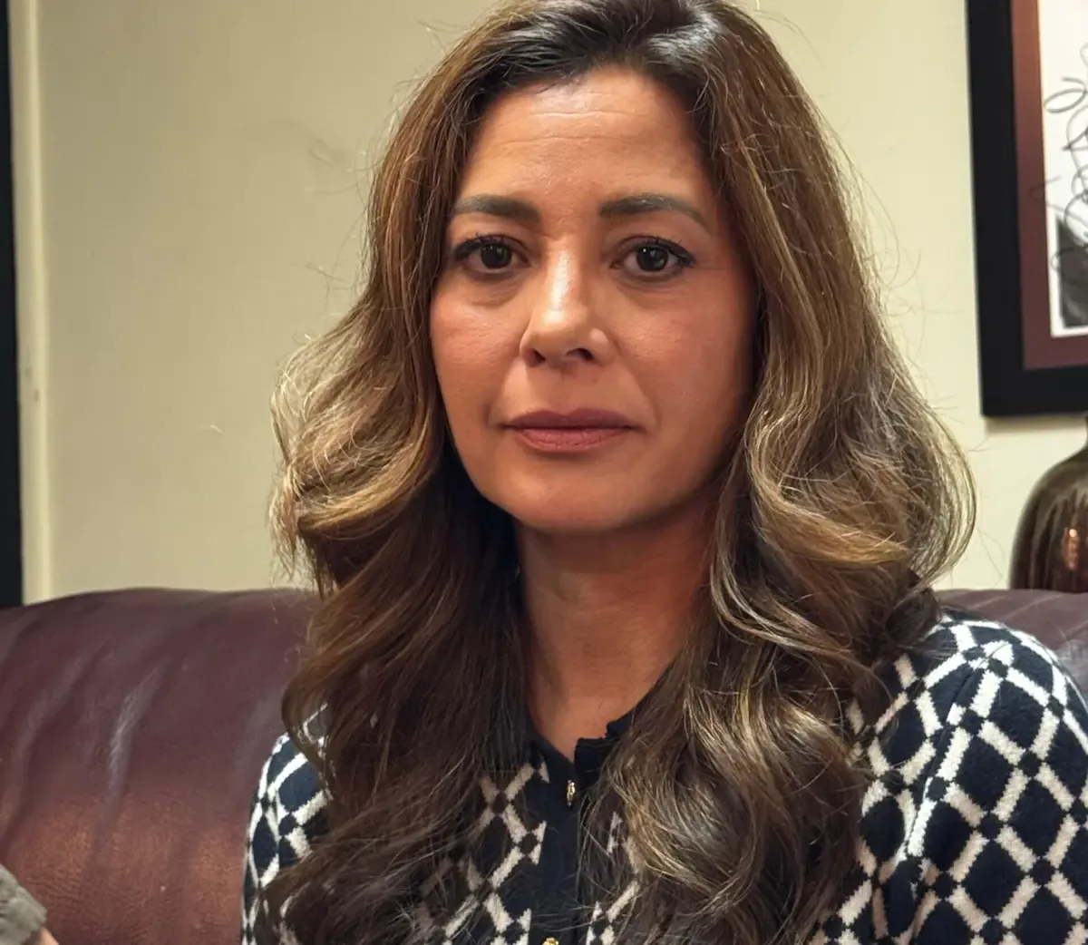 La hija del exgobernador analiza su futuro político mientras su padre enfrenta un proceso judicial.
