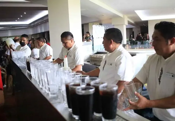 Verónica Salinas Mozo destaca la importancia de la Ley Silla para trabajadores en Quintana Roo.
