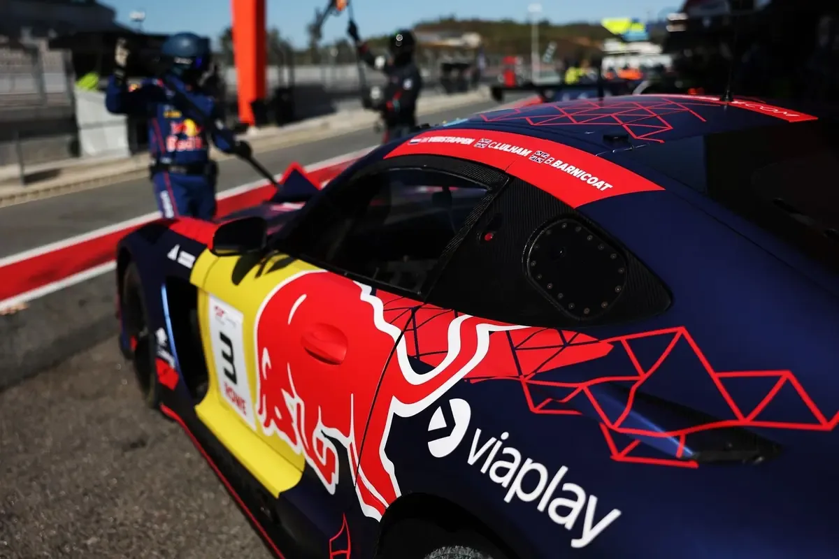 El tetracampeón de F1 compite en GT World Challenge Europe y valora la resistencia.