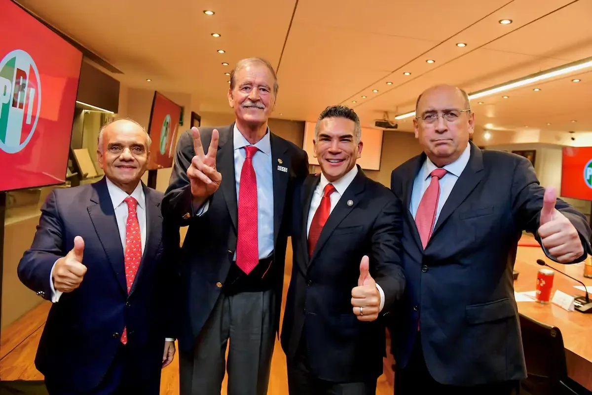 El expresidente busca fortalecer a la oposición ante el partido en el poder en México.