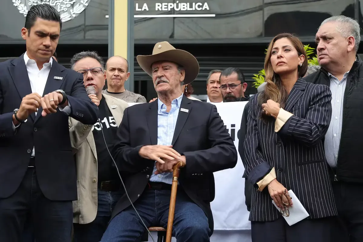 El ex presidente promueve su agenda para quitar el control a Morena en la Cámara de Diputados.