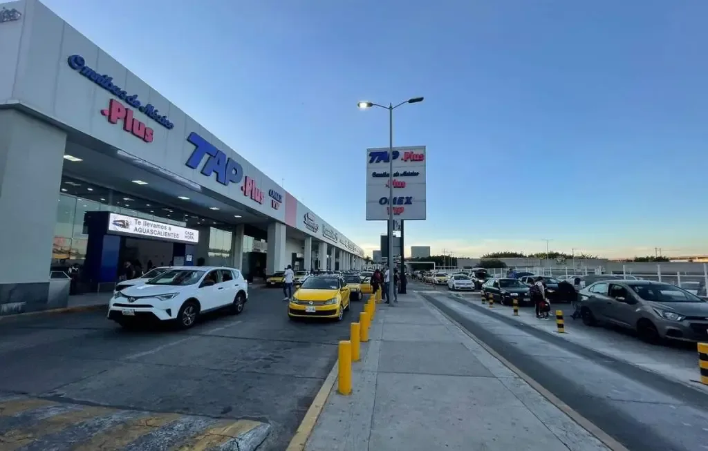 La policía implementa operativos en la central camionera para proteger a posibles víctimas de grupos delictivos.