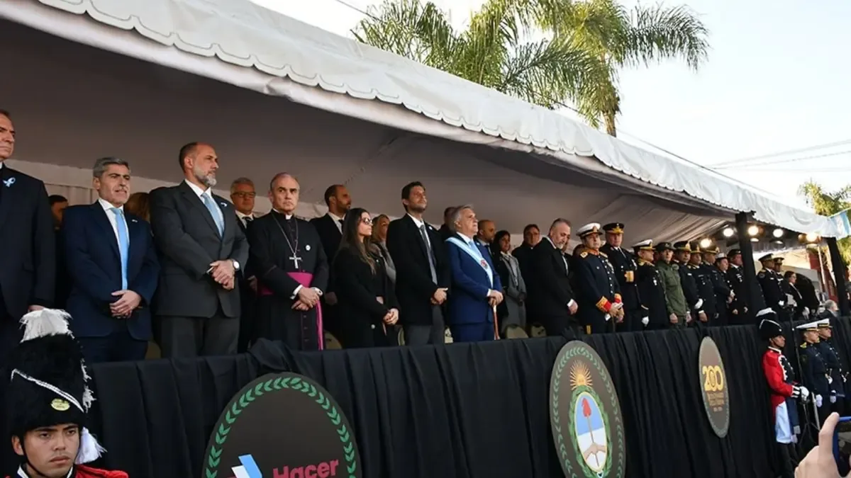 Más de 20 mil personas asistieron al desfile, emulando la unidad y la tradición en el Bicentenario de Villa Nueva.