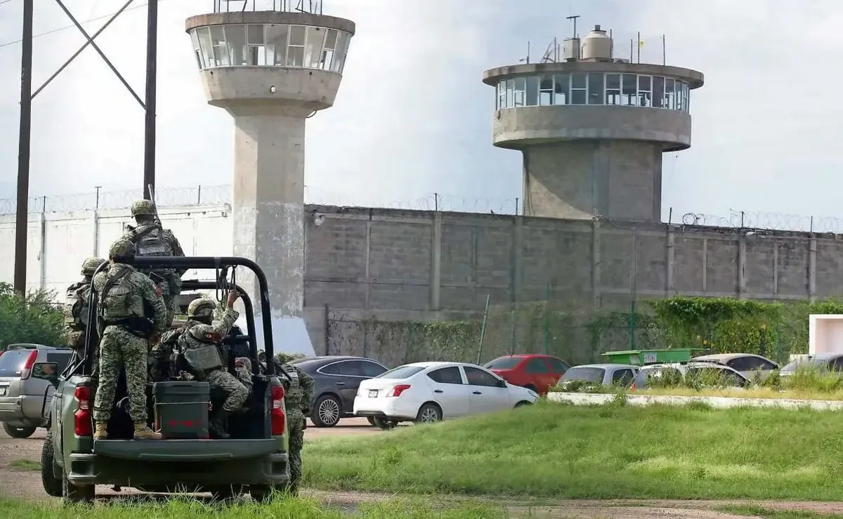La disputa entre facciones del crimen organizado se intensifica en el penal El Castillo, revelando problemas de seguridad.