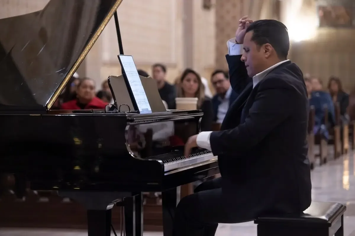 El pianista reunirá su talento con la Orquesta Filarmónica del Estado de Querétaro después de varios años.