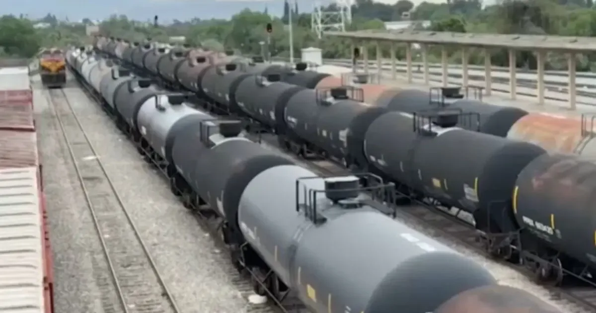 La hermana de un operador sancionado en EE.UU. trabaja en la aduana implicada en el contrabando de combustibles.