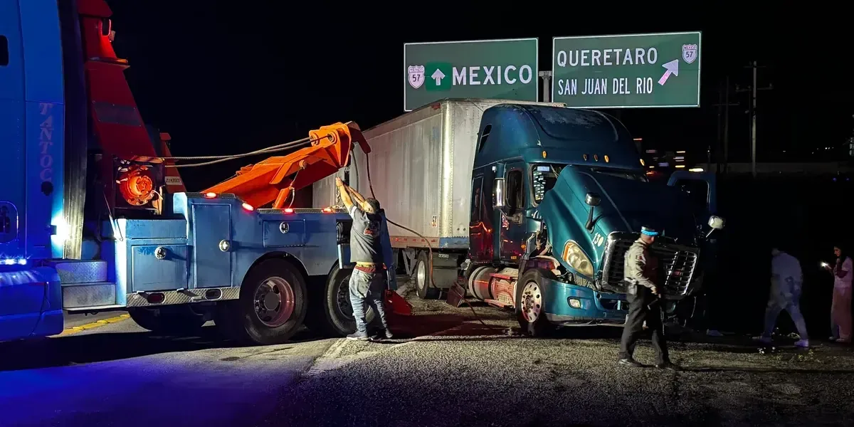 El accidente genera caos vehicular, afectando a conductores en ambos sentidos por varias horas.
