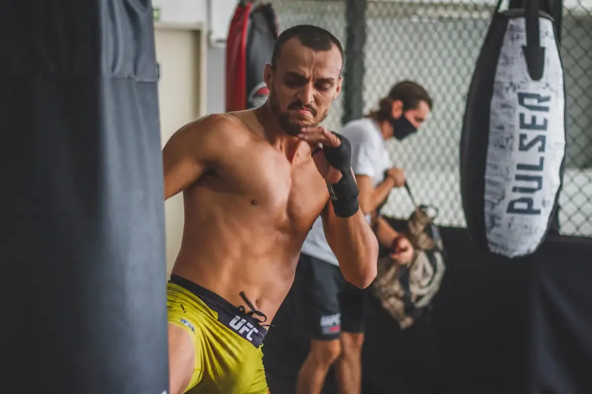 La cartelera incluye la trilogía entre Yan y Dvalishvili por el campeonato de peso gallo.