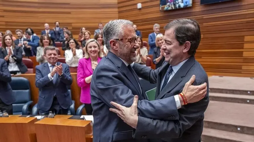 La ultraderecha expande su participación en los ejecutivos de Extremadura, Aragón y Castilla y León.