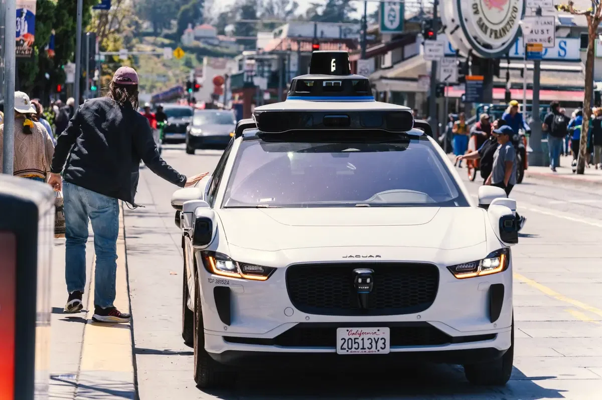 La llegada de Waymo marca un avance en la movilidad autónoma en España.