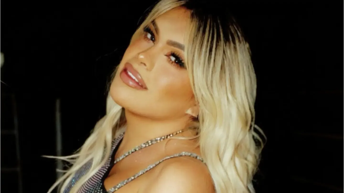 Wendy Guevara después de la cirugía estética, lidiando con el cariño de sus fanáticos.