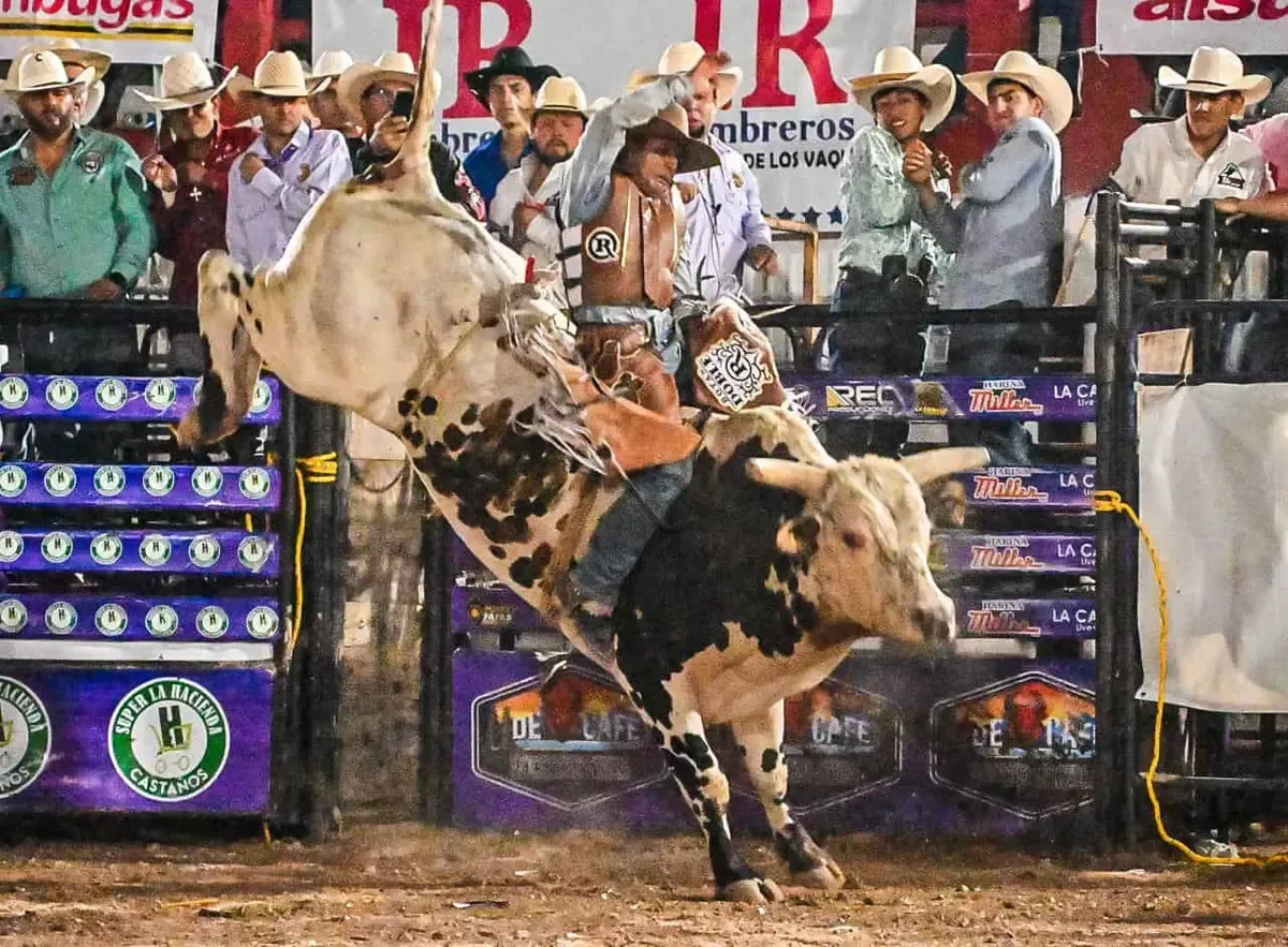 La feria destaca el arraigo de tradiciones vaqueras en San Buenaventura.