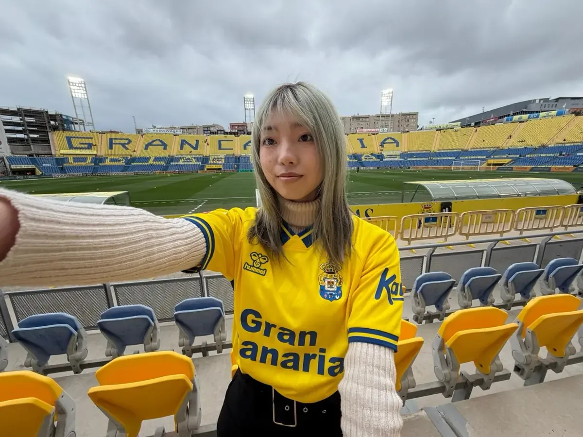 Yamaguchi Konan viajó 15.854 kilómetros para apoyar a su ídolo en Las Palmas.