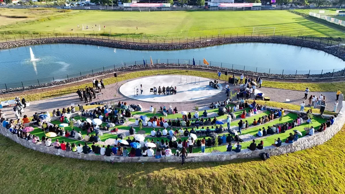 La creación del Teatro al Aire Libre busca fortalecer la cultura y el arte en la comunidad nicolaita.