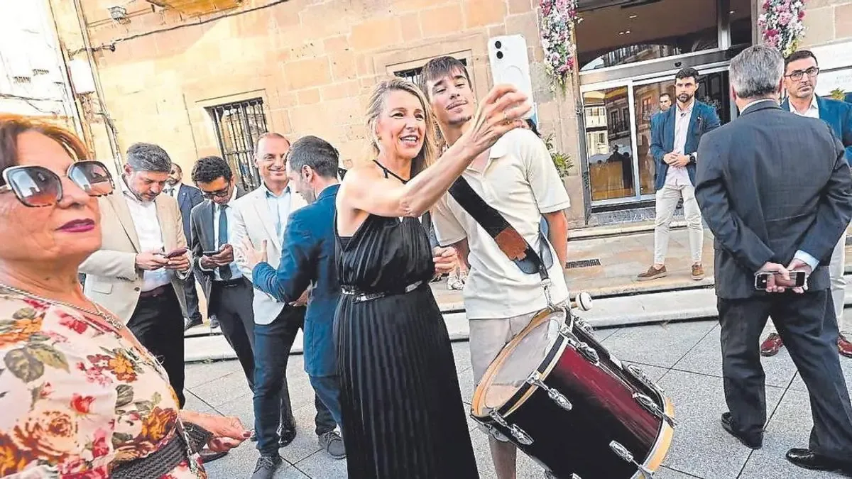 Las ministras destacan la belleza de Avilés y estrechan lazos con Venezuela tras el terremoto.