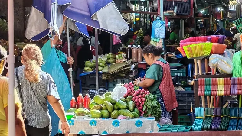 Yucatán destaca por mejoras en condiciones laborales para mujeres, mientras Campeche y Quintana Roo enfrentan retos significativos.