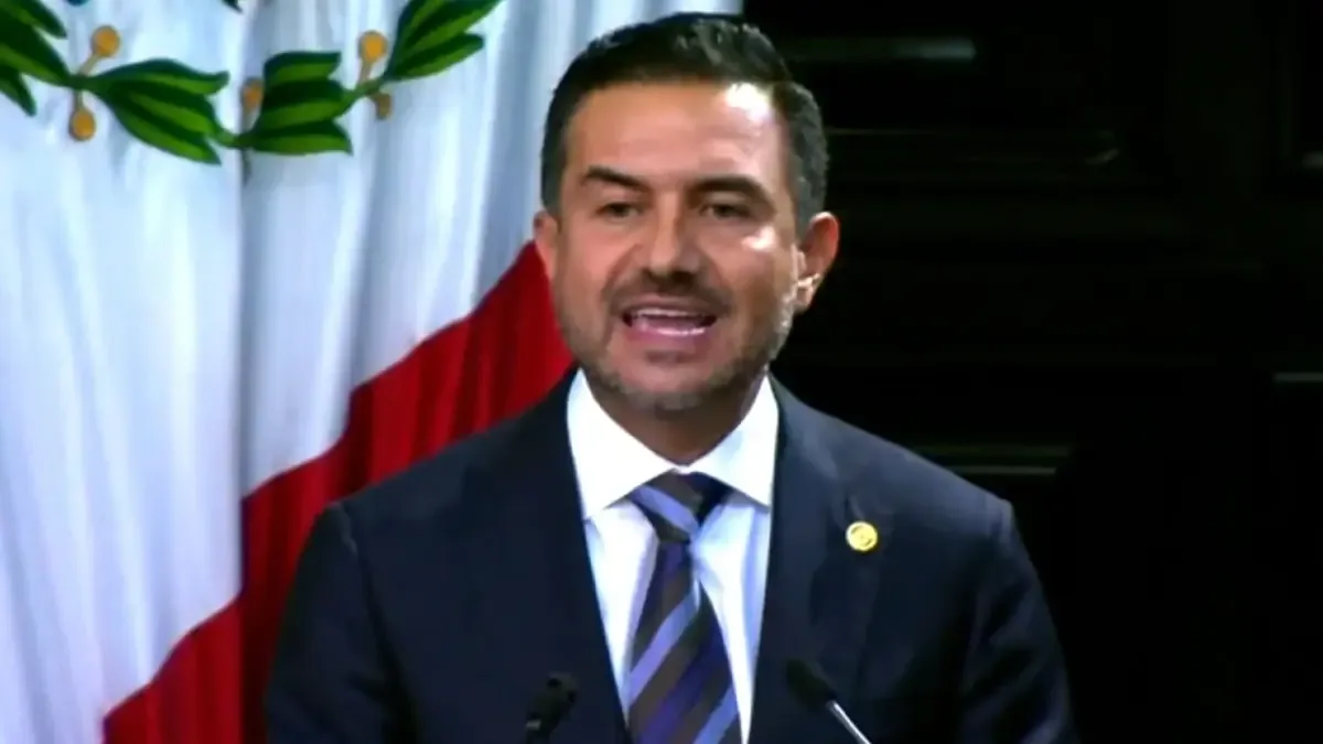 El senador de Morena liga a Gerardo Horta Ocaña con una red de corrupción en el Senado.
