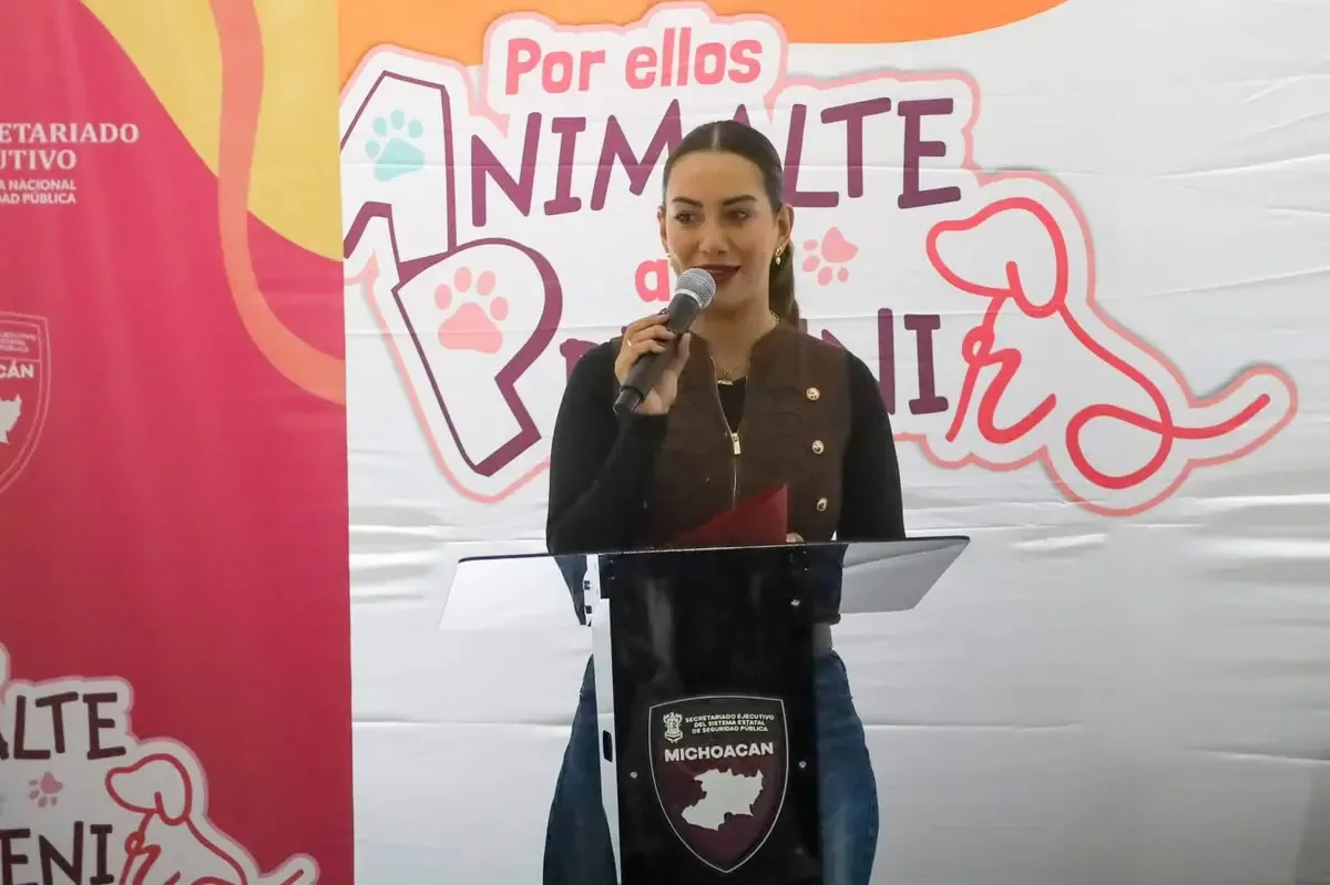 La presidenta municipal promueve la tenencia responsable y el bienestar animal en Michoacán.