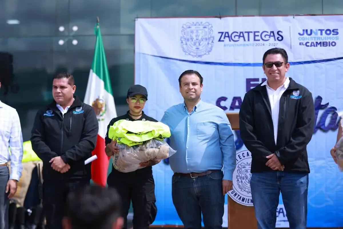 Miguel Varela destaca la importancia de la colaboración internacional en la atención de emergencias.