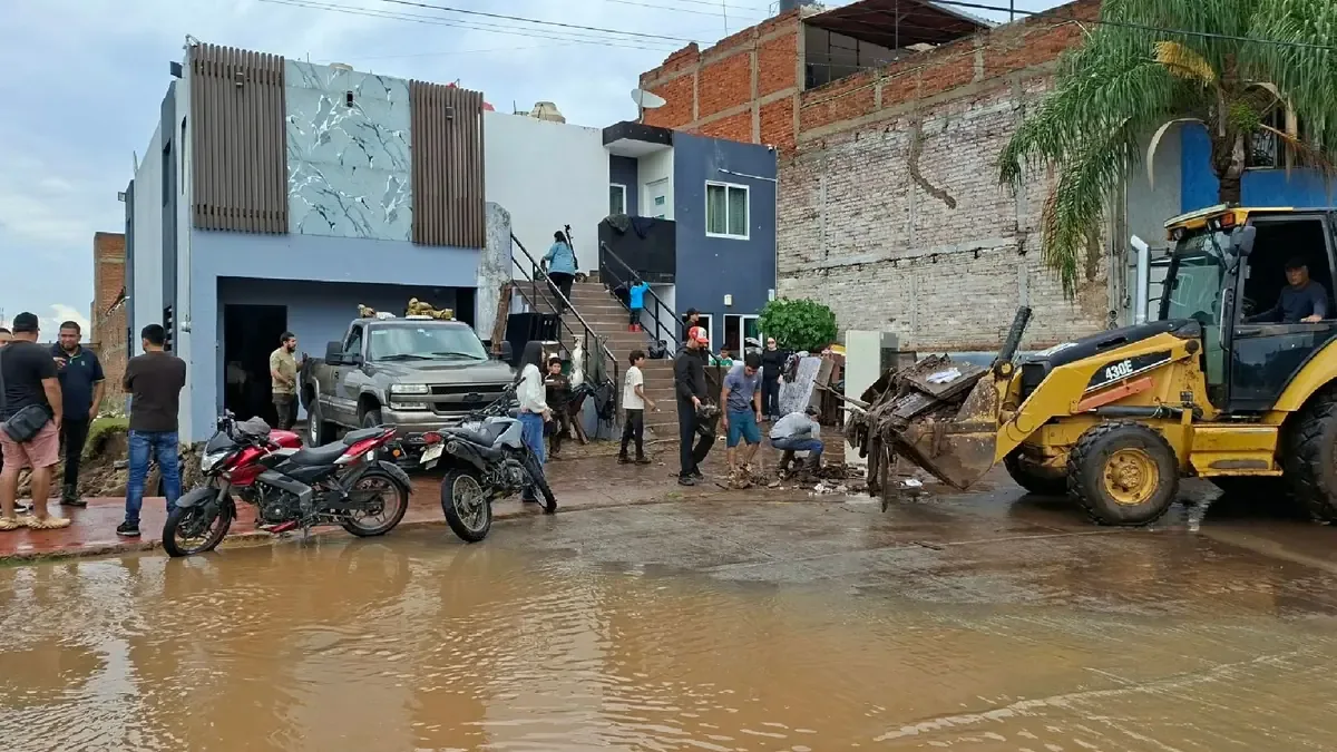 El desbordamiento del río Zapotlanejo ha dejado a decenas de familias afectadas durante la temporada de lluvias.
